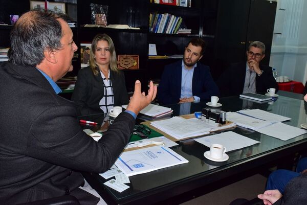 em-busca-de-parcerias-secretaria-apresenta-projetos-a-empresarios