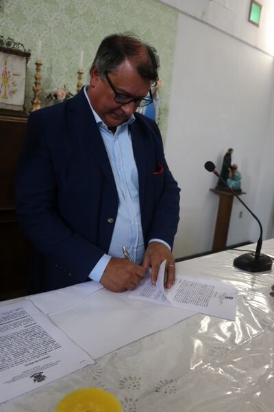 governo-municipal-assina-contrato-com-empresa-que-administrara-santa-casa