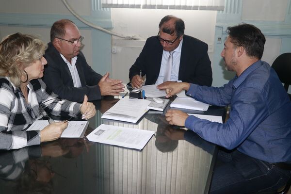 prefeito-assina-ordem-de-inicio-da-obra-de-pavimentacao-da-av-alm-saldanha-da-gama