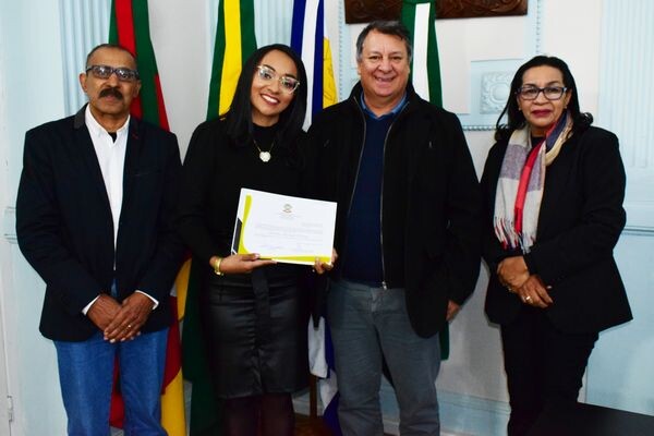 concurso-0012015-procuradora-e-empossada