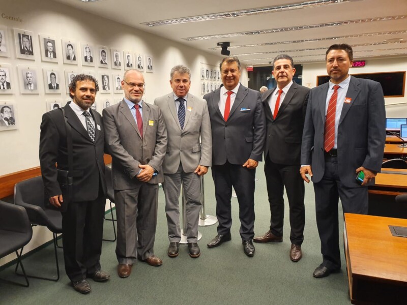 em-brasilia-prefeito-e-secretario-participam-de-audiencia-publica-sobre-free-shops