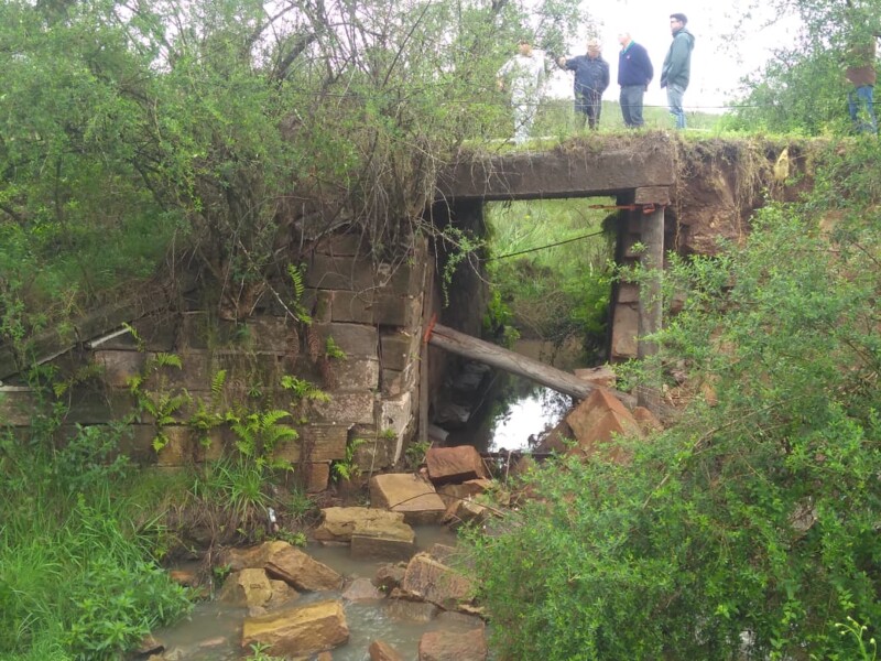 ponte-da-rua-barao-do-ibirapuita-e-interditada-e-transito-bloqueado