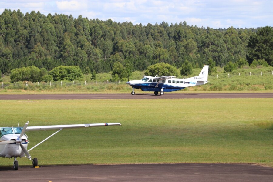 primeiro-voo-porto-alegre-riveralivramento-reune-autoridades-no-aeroporto-de-rivera