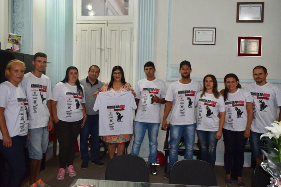 prefeita-recebe-integrantes-do-grupo-familia-do-grau