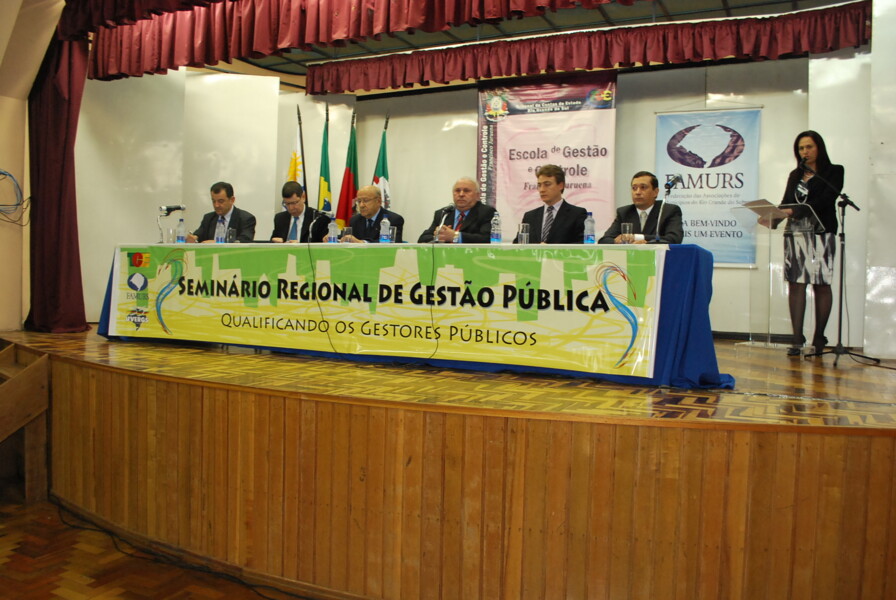 prefeito-em-exercicio-leonel-gornatti-abre-o-seminario-regional-de-gestao-publica