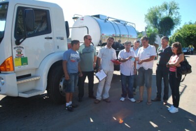 prefeito-entrega-caminhao-tanque-a-cooperforte