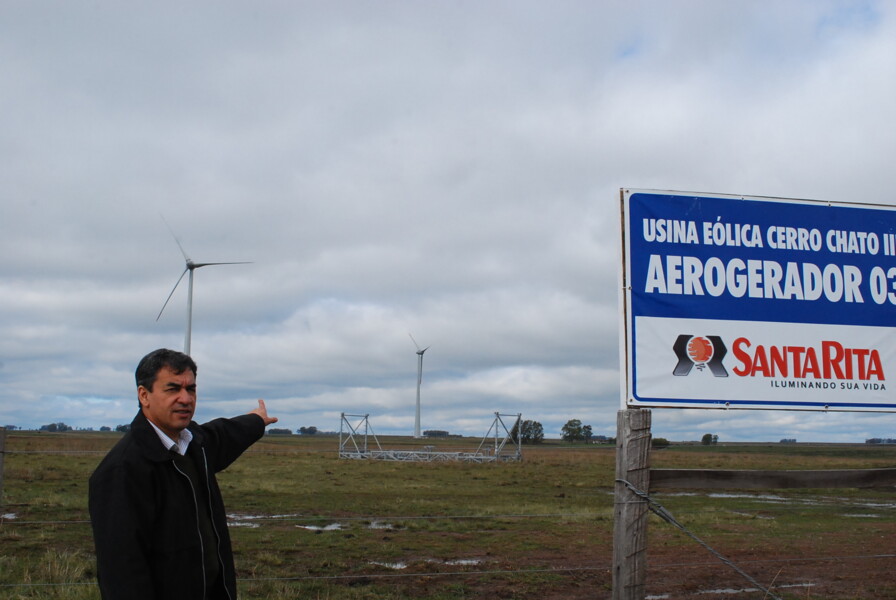 prefeito-comemora-energia-no-cerro-chato