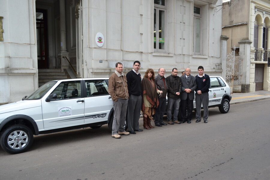 governo-municipal-adquire-dois-novos-veiculos