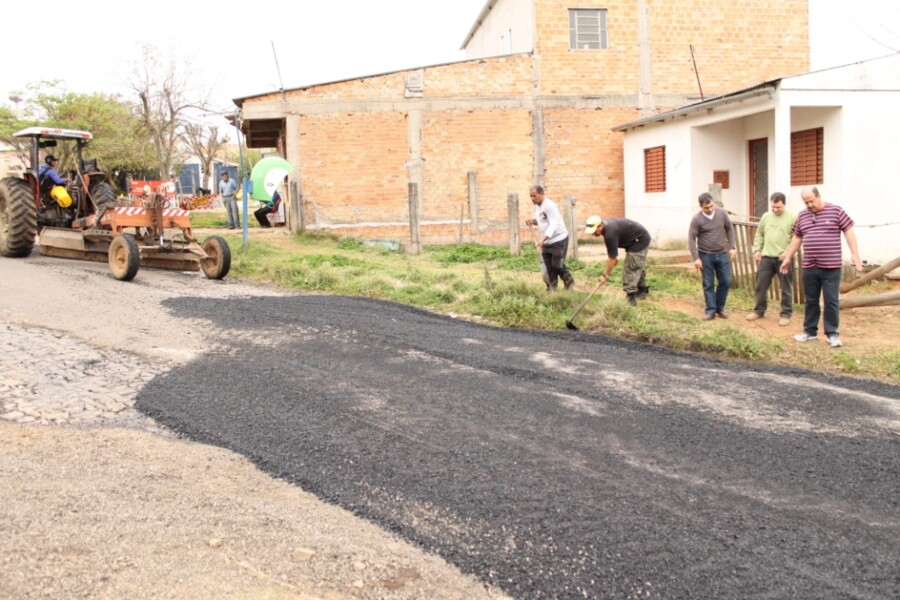 secretaria-aproveita-tempo-seco-e-continua-operacao-tapa-buracos