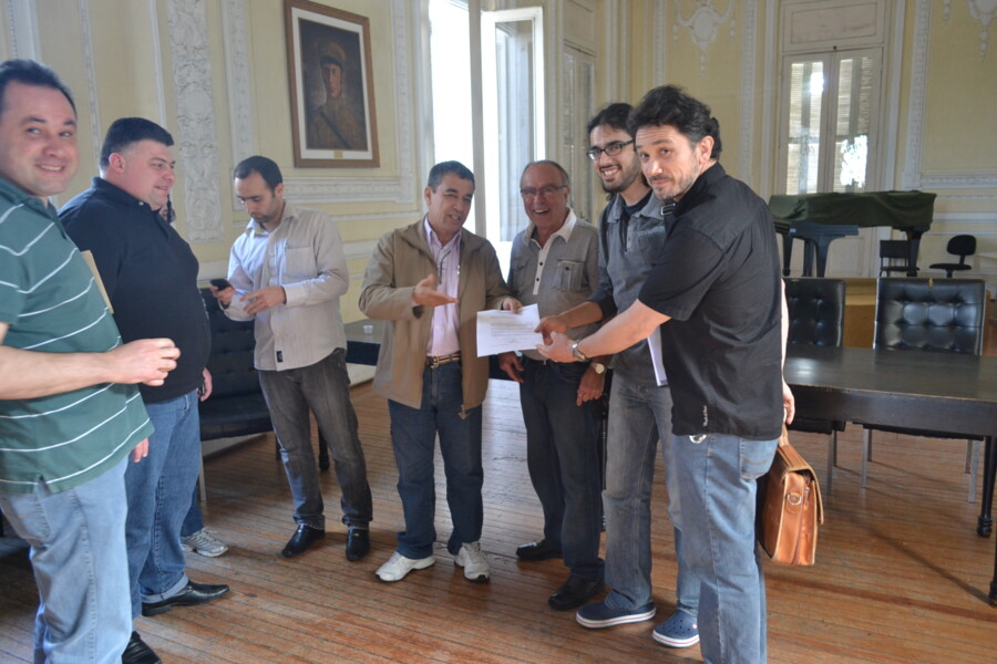 comude-elege-nova-diretoria-e-aprova-mocao-para-trazer-curso-de-direito-internacional