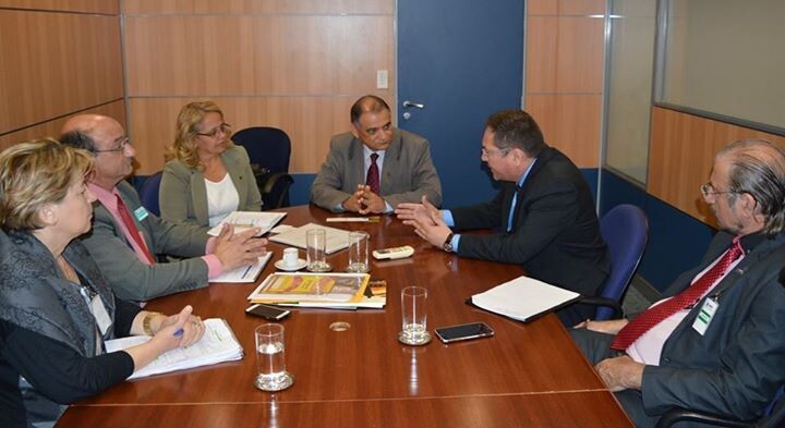 em-reuniao-do-consorcio-de-desenvolvimento-do-pampa-glauber-lima-solicita-projeto-para-restauro-do-predio-da-prefeitura