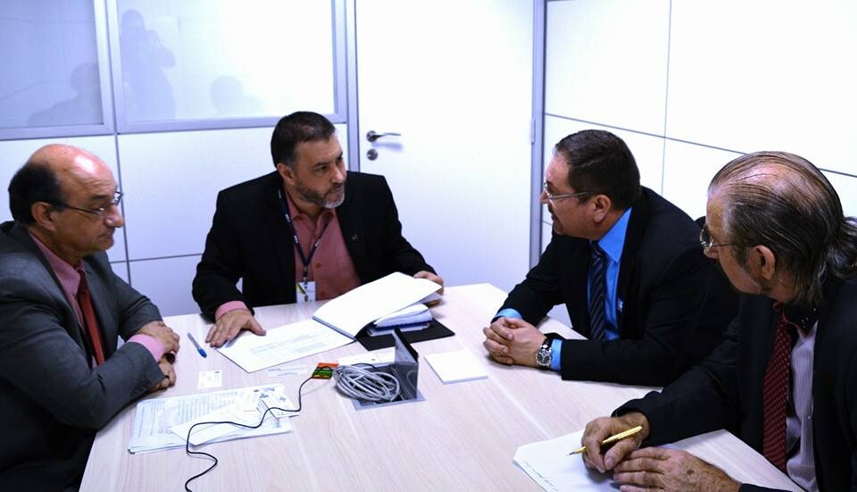 na-ultima-reuniao-do-consorcio-de-desenvolvimento-do-pampa-glauber-apresenta-projeto-da-feira-de-agricultura-familiar