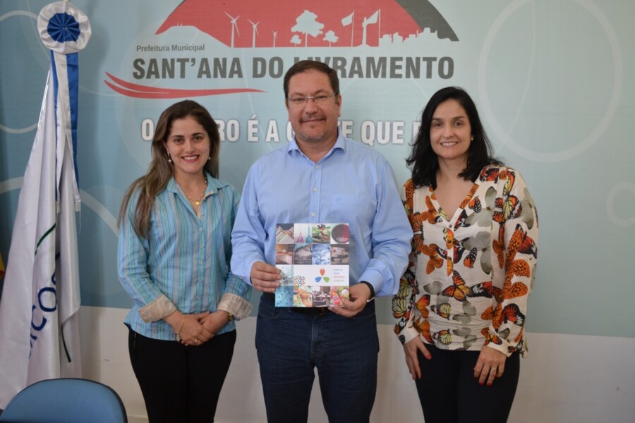 prefeito-recebe-representantes-do-laboratorio-dr-pio