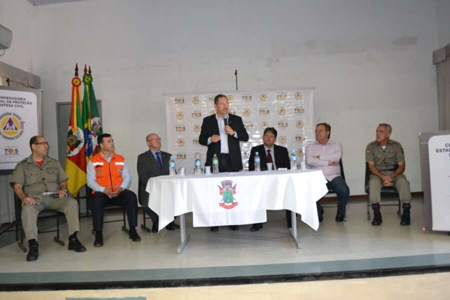prefeito-participa-do-encontro-regional-de-protecao-e-defesa-civil