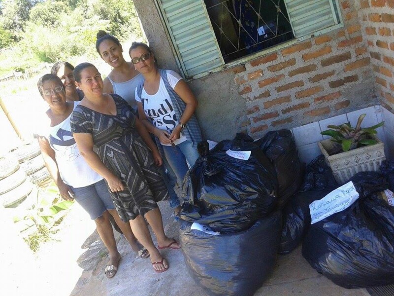 a-prefeitura-contatou-as-associacoes-de-moradores-e-apos-triou-e-separou-as-demandas-de-roupas-de-cada-comunidade-as-quais-foram-entregues-ontem-dia-14