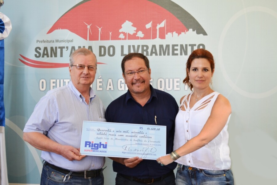 supermercado-righi-apresenta-balanco-da-campanha-troco-solidario-ao-prefeito-glauber-lima