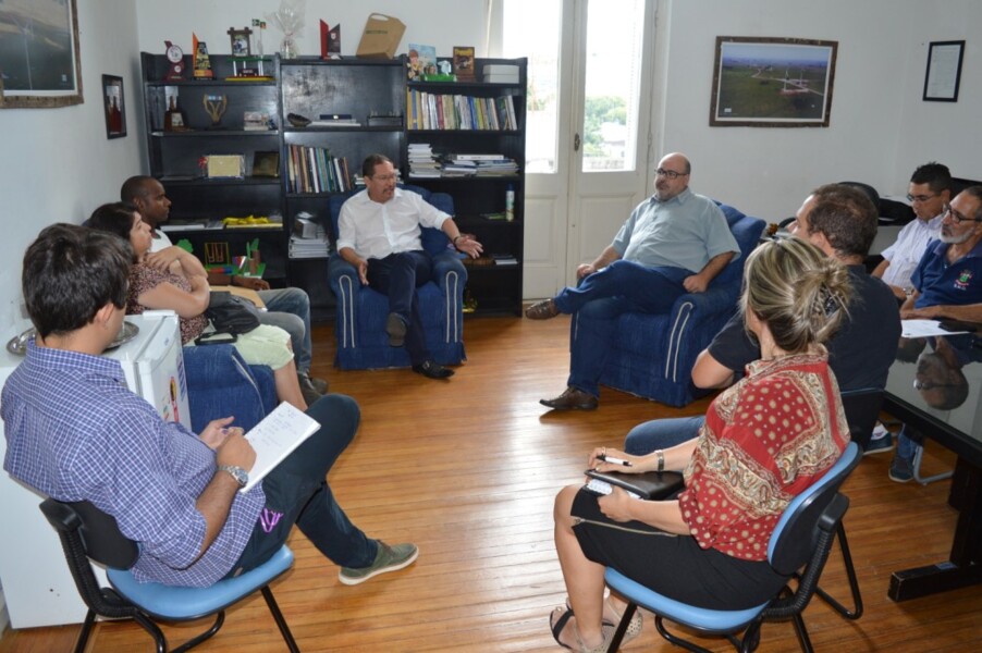 prefeito-reune-grupo-de-trabalho-da-usina-de-asfalto-e-trata-dos-detalhes-para-instalacao-do-equipamento