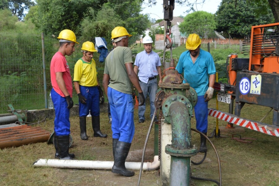 departamento-de-agua-e-esgoto-trabalha-para-restabelecer-abastecimento-de-agua-na-vila-julieta