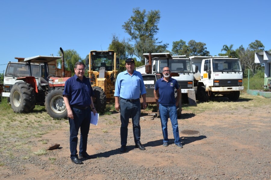 prefeitura-recebe-repasse-de-maquinarios-do-incra