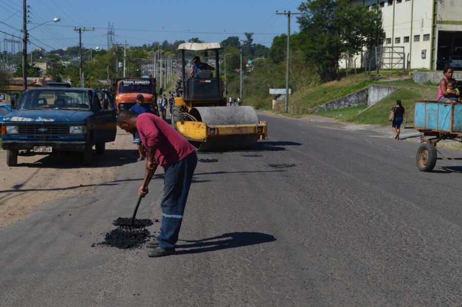 secretaria-de-obras-conclui-operacao-tapa-buraco-no-prado
