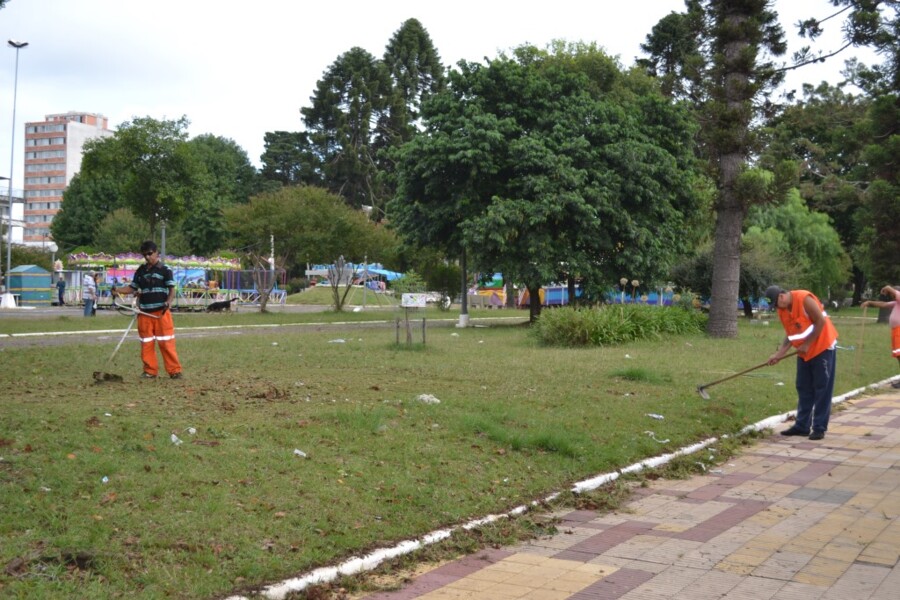 secretaria-de-servicos-urbanos-inicia-limpeza-no-parque-internacional