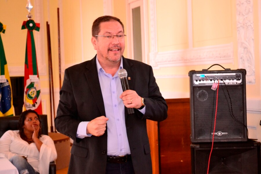 governo-municipal-realiza-ato-de-desincompatibilizacao-de-secretarios