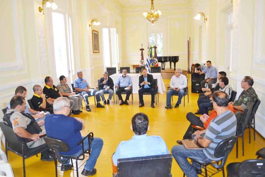 prefeito-cria-forca-tarefa-de-defesa-civil-para-prevencao-as-fortes-chuvas-previstas-para-livramento-de-acordo-com-os-institutos-de-meteorologia