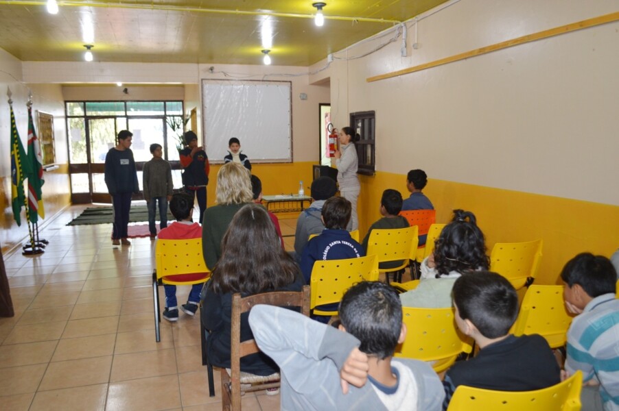 escola-municipal-celia-irulegui-realiza-feira-de-ciencias-nesta-terca-feira