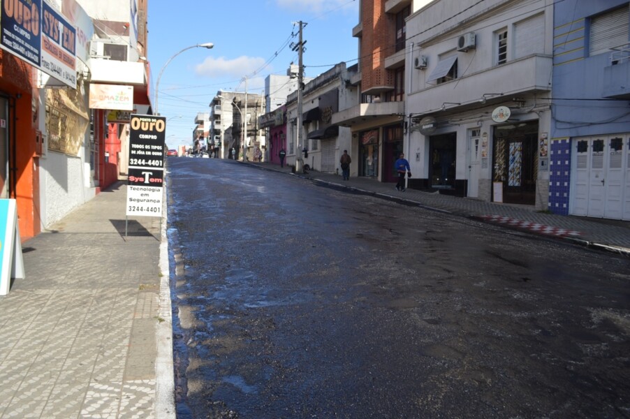 prefeitura-inicia-mais-uma-etapa-do-recapeamento-asfaltico-da-rivadavia-correa