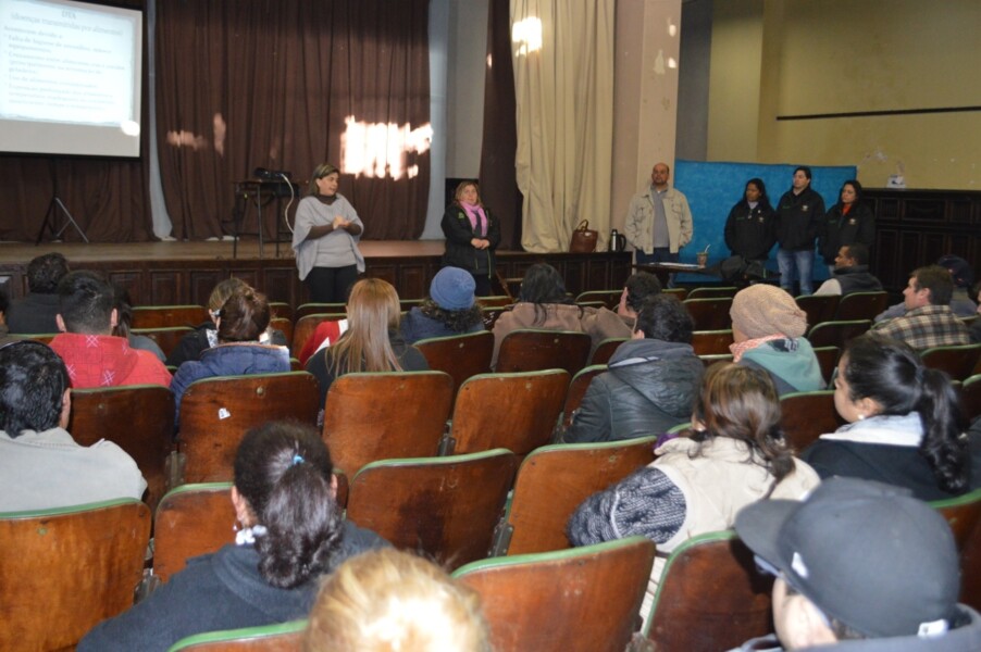 vigilancia-sanitaria-promove-capacitacao-para-trabalhadores-que-comercializam-lanches