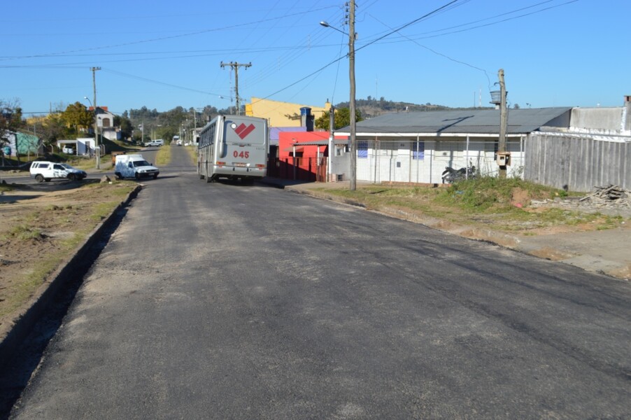 prefeitura-inicia-asfaltamento-da-rua-manoel-fervenza