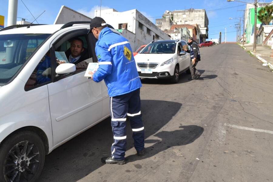 prefeitura-e-intendencia-realizam-blitz-para-conscientizar-populacao-na-semana-binacional-do-transito