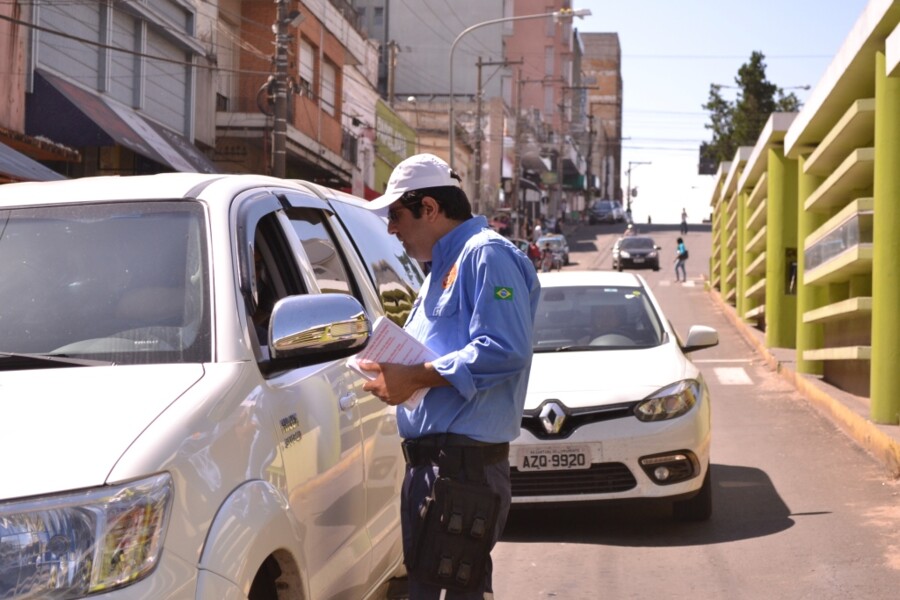 secretaria-de-transito-promove-blitz-de-orientacao-sobre-mudancas-no-codigo-de-transito