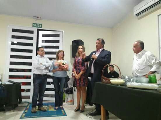 prefeito-e-primeira-dama-prestigiam-jantar-do-lar-de-meninas