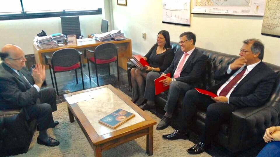 prefeito-e-vice-viajam-a-montevideo