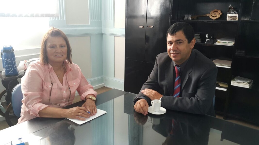 prefeita-interina-recebe-visita-de-vereador-suplente