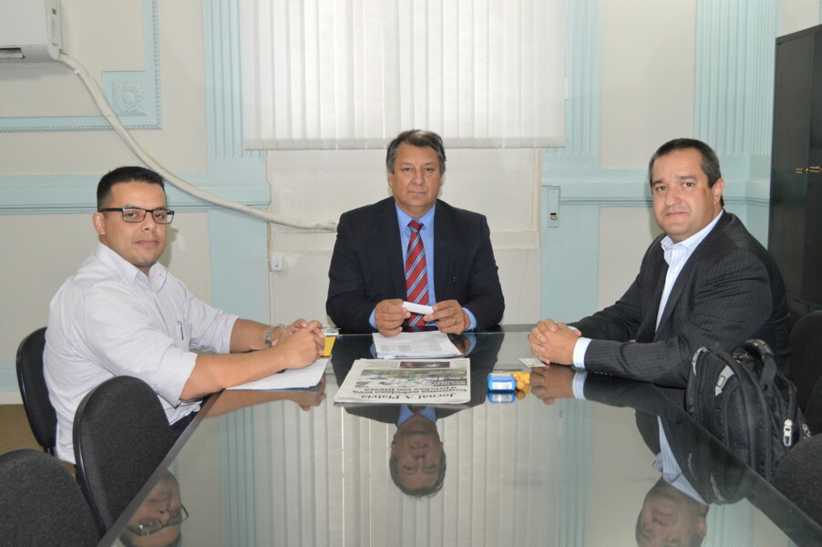 prefeito-recebe-gerente-de-relacionamento-da-rge