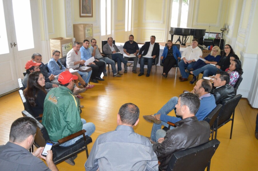 prefeito-recebe-representantes-do-mst-e-cooperforte