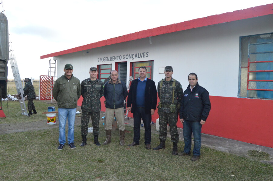 prefeito-visita-vila-thomaz-albornoz