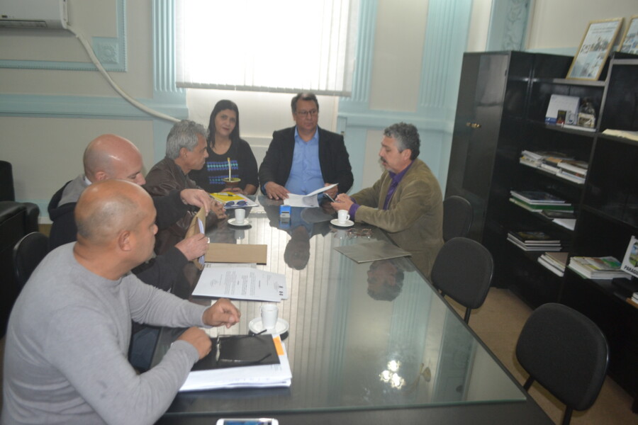 prefeito-e-vice-prefeita-recebem-vereadores