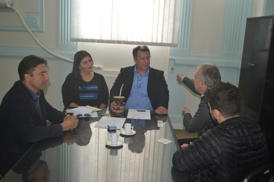 ico-charopen-e-mari-machado-recebem-empresario