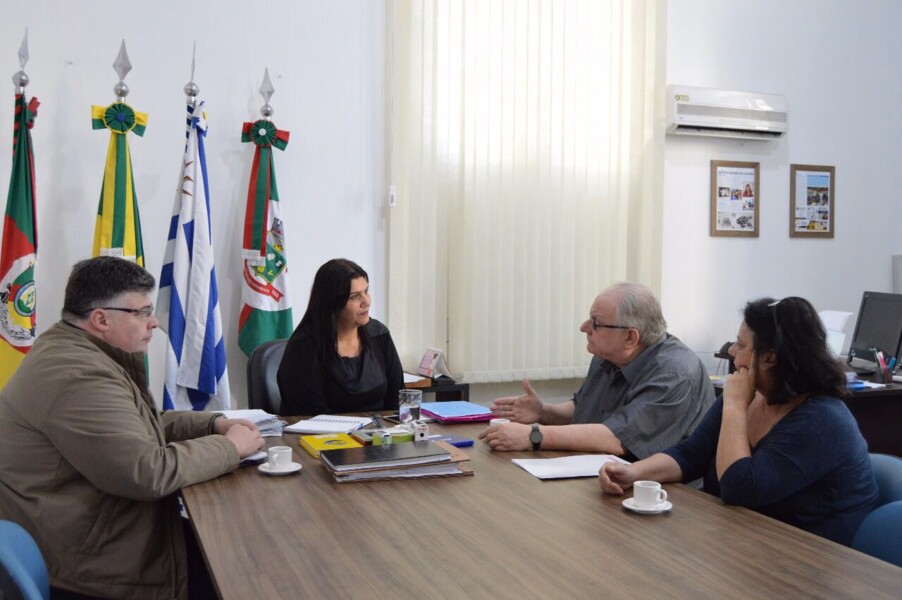 administracao-municipal-recebe-projeto-do-simers
