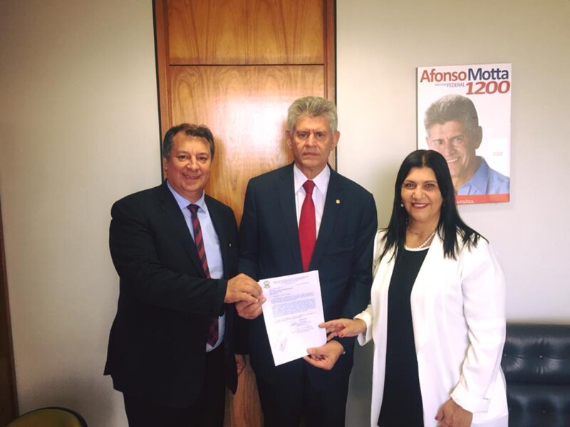 no-ultimo-dia-de-agendas-em-brasilia-prefeito-e-vice-viabilizam-emendas-para-o-municipio