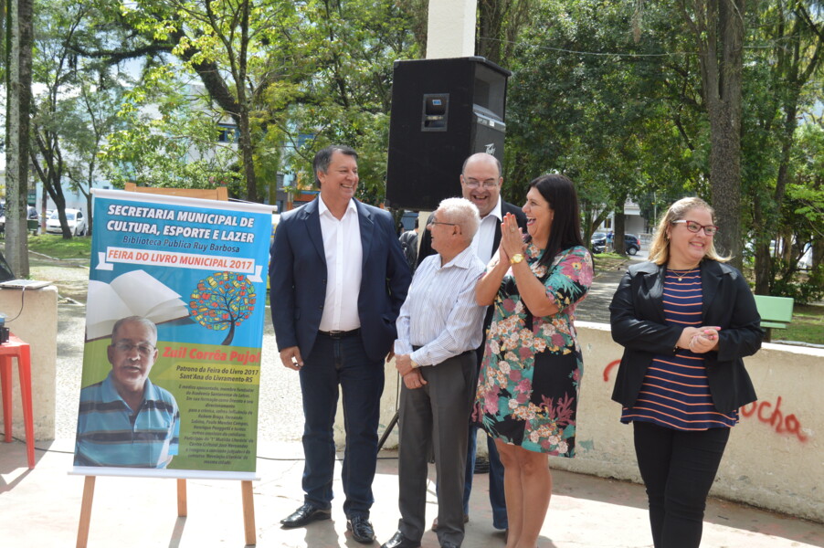 com-solenidade-feira-do-livro-municipal-2017-e-aberta-oficialmente