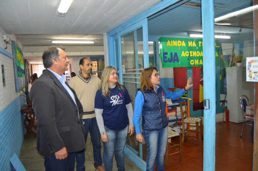 em-visita-a-escola-saldanha-marinho-prefeito-confirma-que-aulas-devem-ser-retomadas-na-proxima-semana