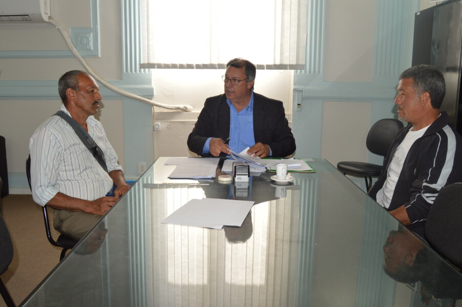 municipio-cede-equipamentos-agricolas-para-comunidade-do-assentamento-ibicui