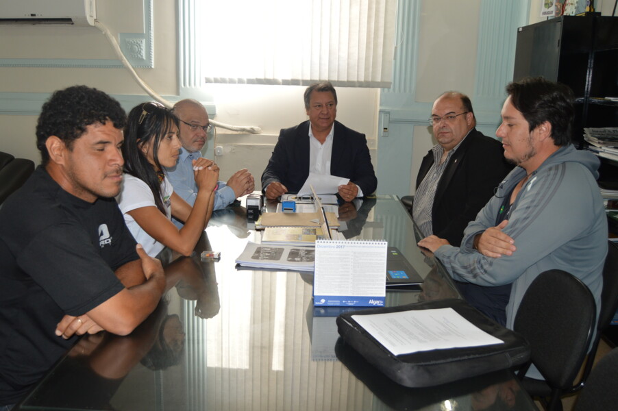 prefeito-recebe-organizadores-da-supermaratona-da-ferradura-dos-vinhedos