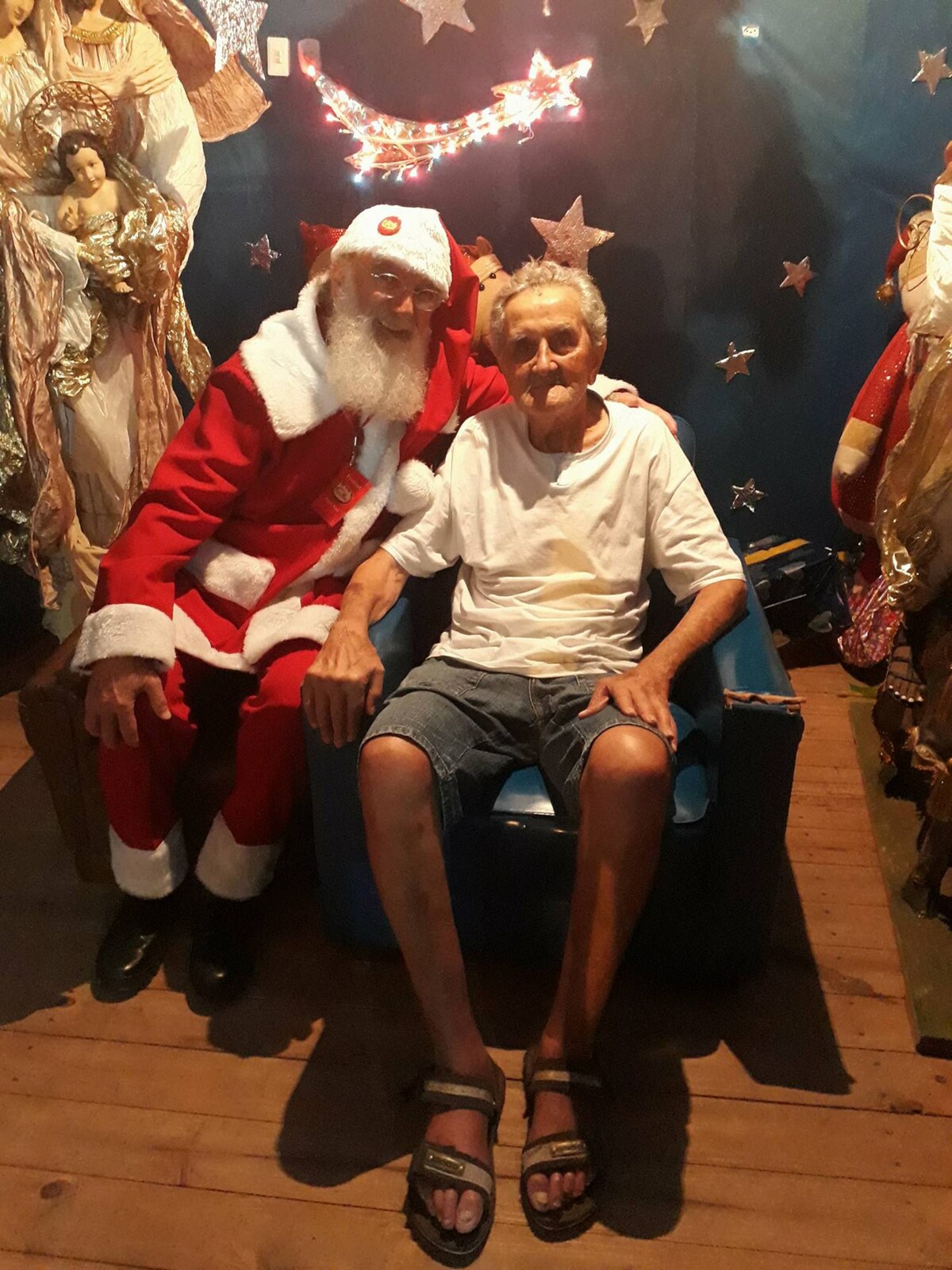 em-seu-sitio-papai-noel-encanta-diferentes-geracoes