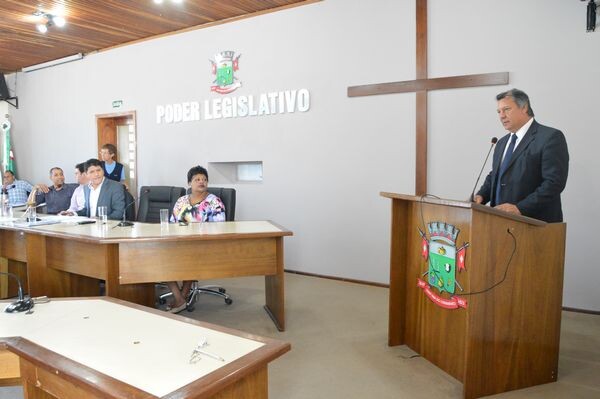 prefeito-participa-da-primeira-sessao-representativa-de-2018-da-camara