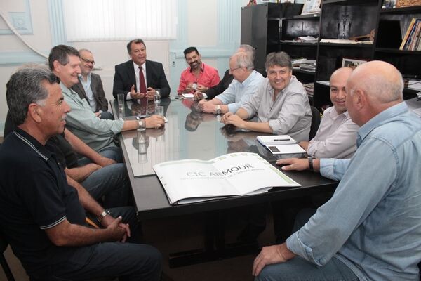 projeto-do-centro-internacional-de-compras-do-armour-e-apresentado-na-prefeitura